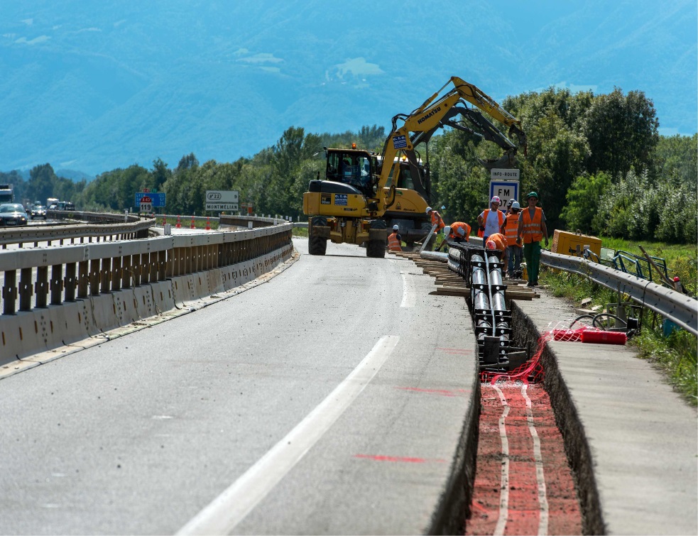 Interplast réalisation de la plus longue ligne électrique souterraine du monde
